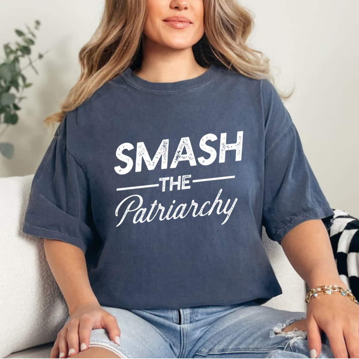 Strong Women Smash The Patriarchy Feminist Oppression T-Shirt Strong Women Smash The Patriarchy Feminist Oppression T-Shirt