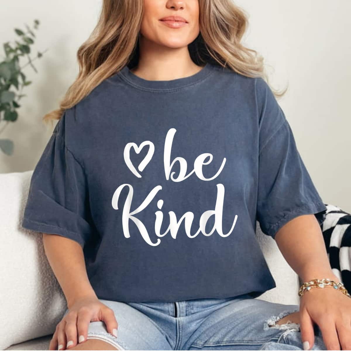 Be Kind Cute Heart Graphic Family Inspirational Kindness T-Shirt Be Kind Cute Heart Graphic Family Inspirational Kindness T-Shirt
