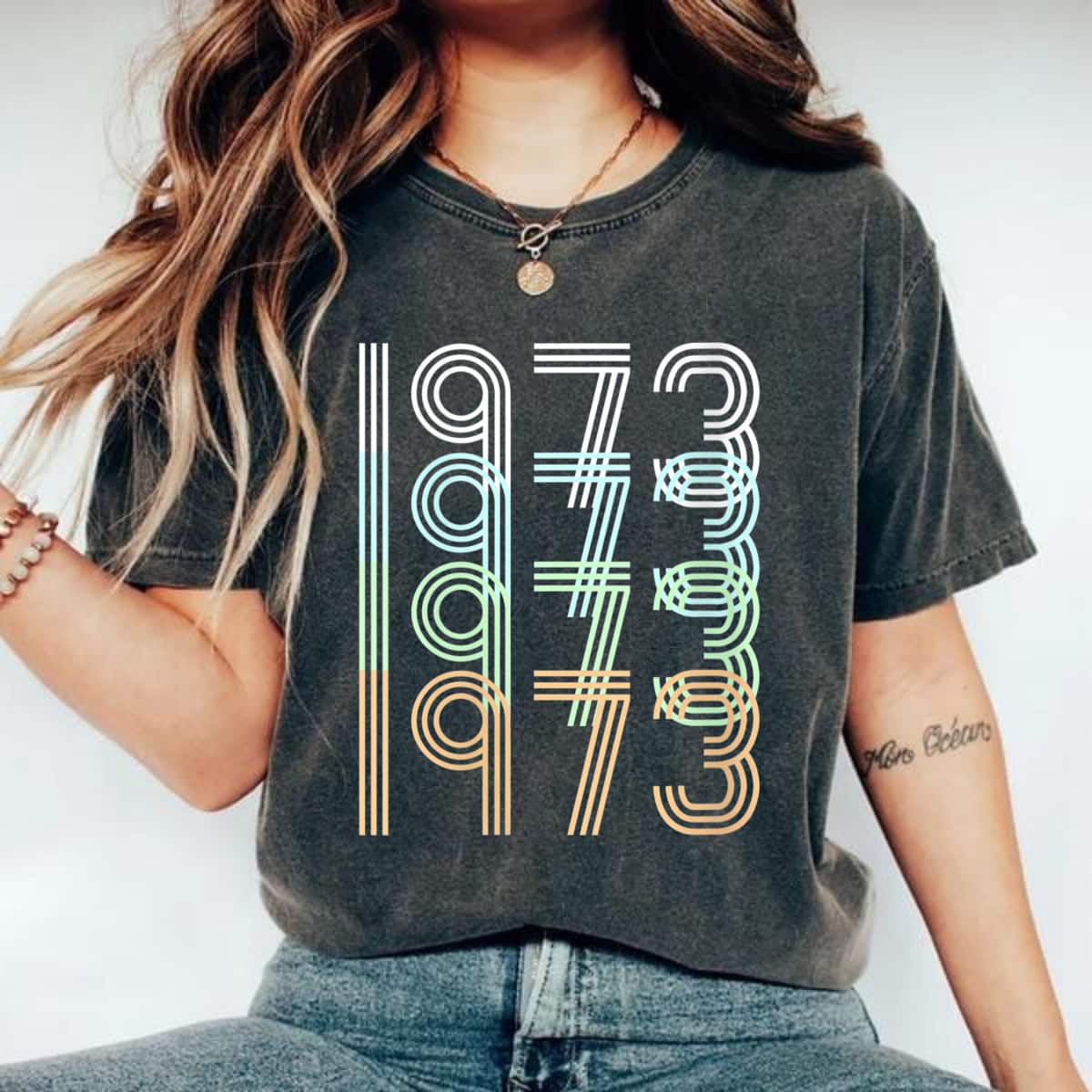 Strong Women 1973 Vintage Lines Protect Roe V Wade Pro Choice Meme T-Shirt Strong Women 1973 Vintage Lines Protect Roe V Wade Pro Choice Meme T-Shirt