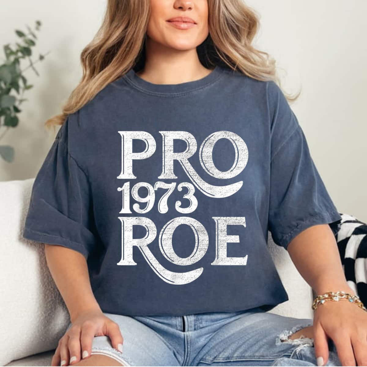 Strong Women Reproductive Rights Pro Choice Roe Vs Wade Feminist Women T-Shirt Strong Women Reproductive Rights Pro Choice Roe Vs Wade Feminist Women T-Shirt