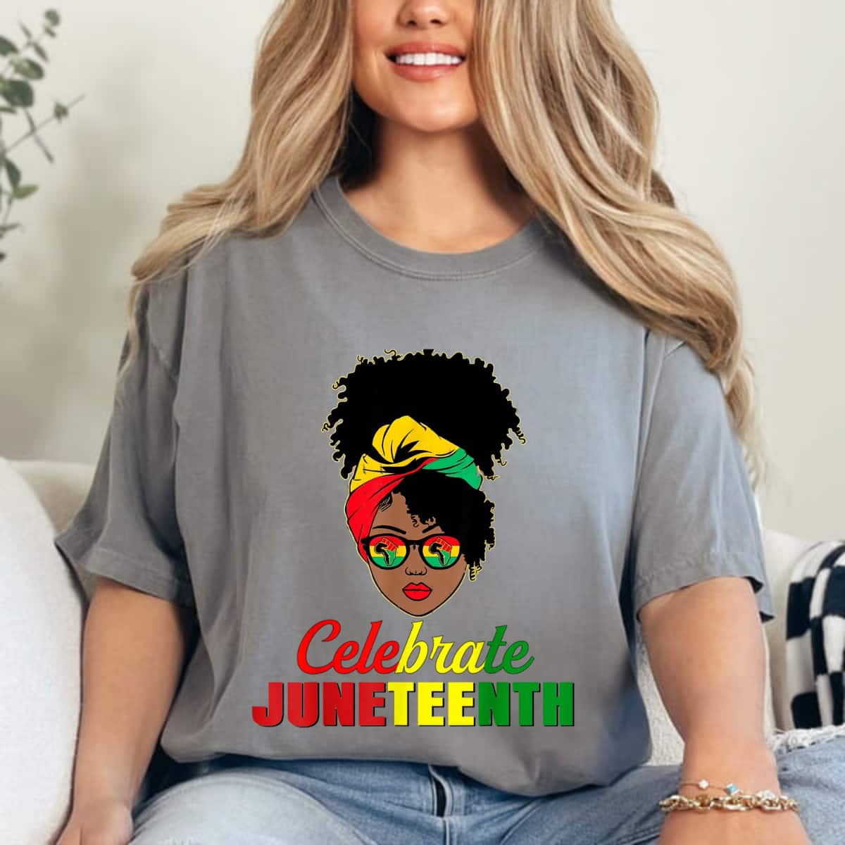 Strong Women Celebrate Juneteenth Messy Bun Black Women Melanin Pride T-Shirt Strong Women Celebrate Juneteenth Messy Bun Black Women Melanin Pride T-Shirt