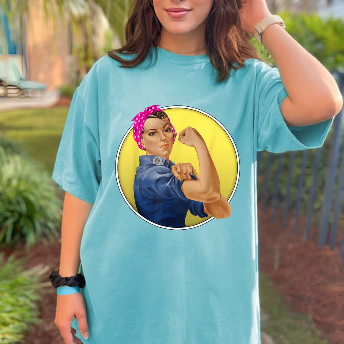 Iconic Rosie The Riveter Feminist Vintage T-Shirt Iconic Rosie The Riveter Feminist Vintage T-Shirt