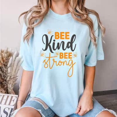 Womens Be Kind Strong Cute Quotes Couple Gifts Gifts Gift Store Mot T-Shirt