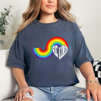 Vintage LGBTQ Be Kind Gay Pride LGBT Ally Rainbow Flag Retro T-Shirt