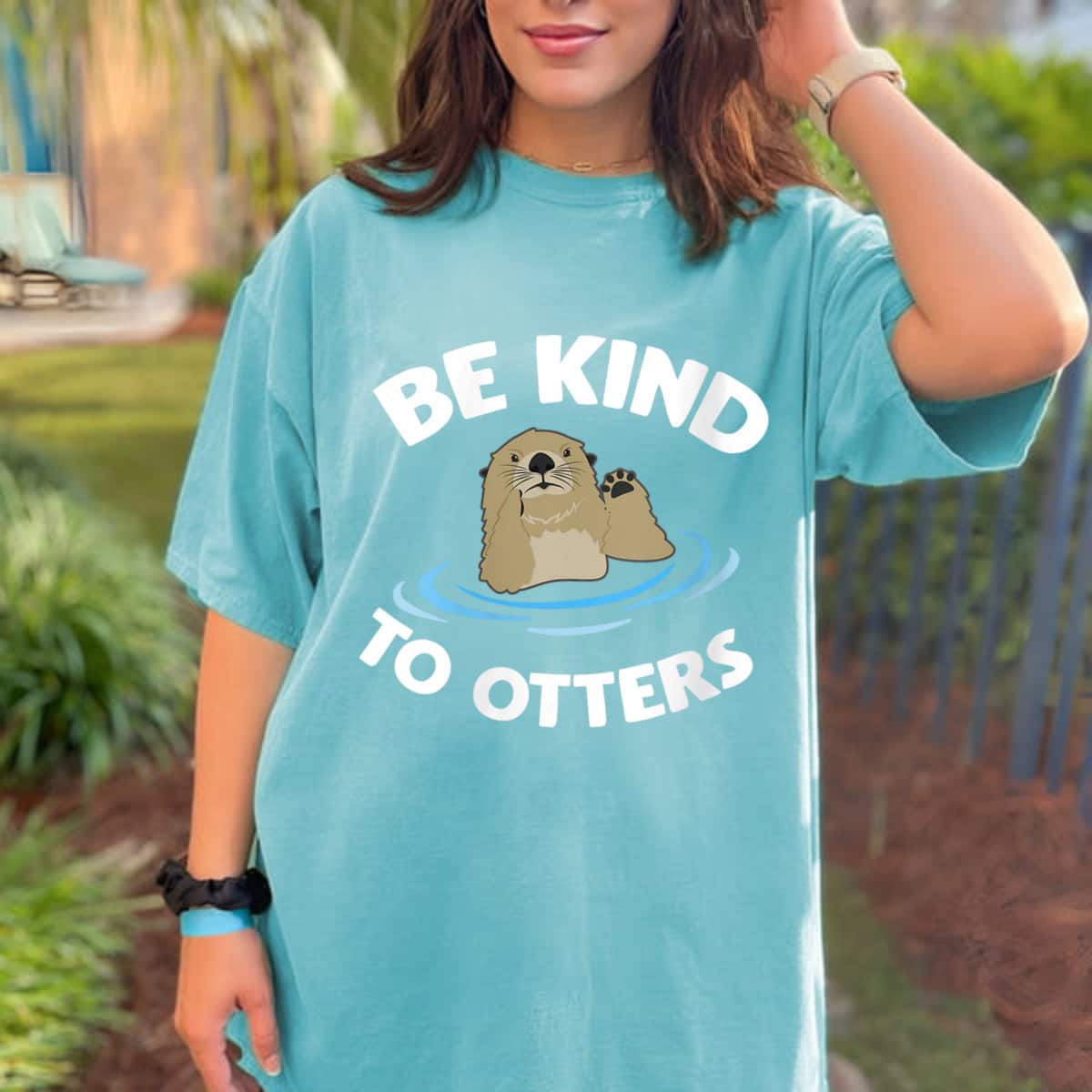 Womens Otter Funny Gifts, Be Kind To Otters, Otter Lovers T-Shirt Womens Otter Funny Gifts, Be Kind To Otters, Otter Lovers T-Shirt