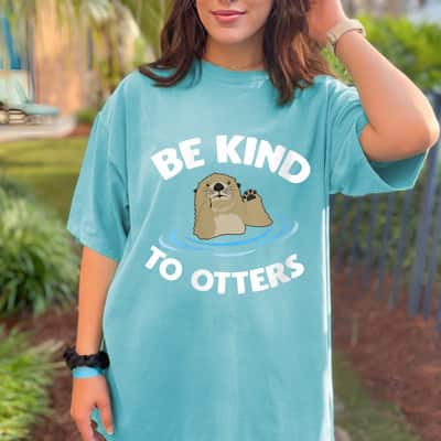 Womens Otter Funny Gifts, Be Kind To Otters, Otter Lovers T-Shirt