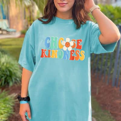 Choose Kindness Retro Groovy Daisy Be Kind Inspirational T-Shirt