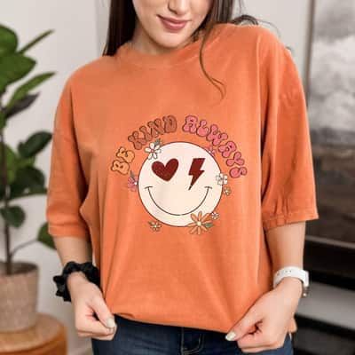 Be Kind Always Hearts Floral Flowers Retro Groovy 70s Pocket T-Shirt