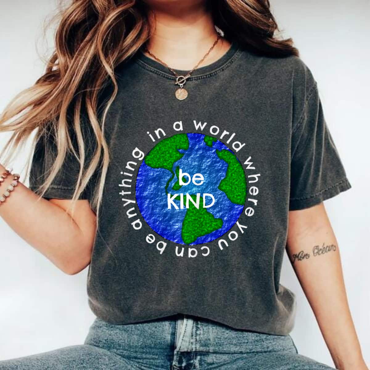 Cute Earth Be Kind T-Shirt Cute Earth Be Kind T-Shirt