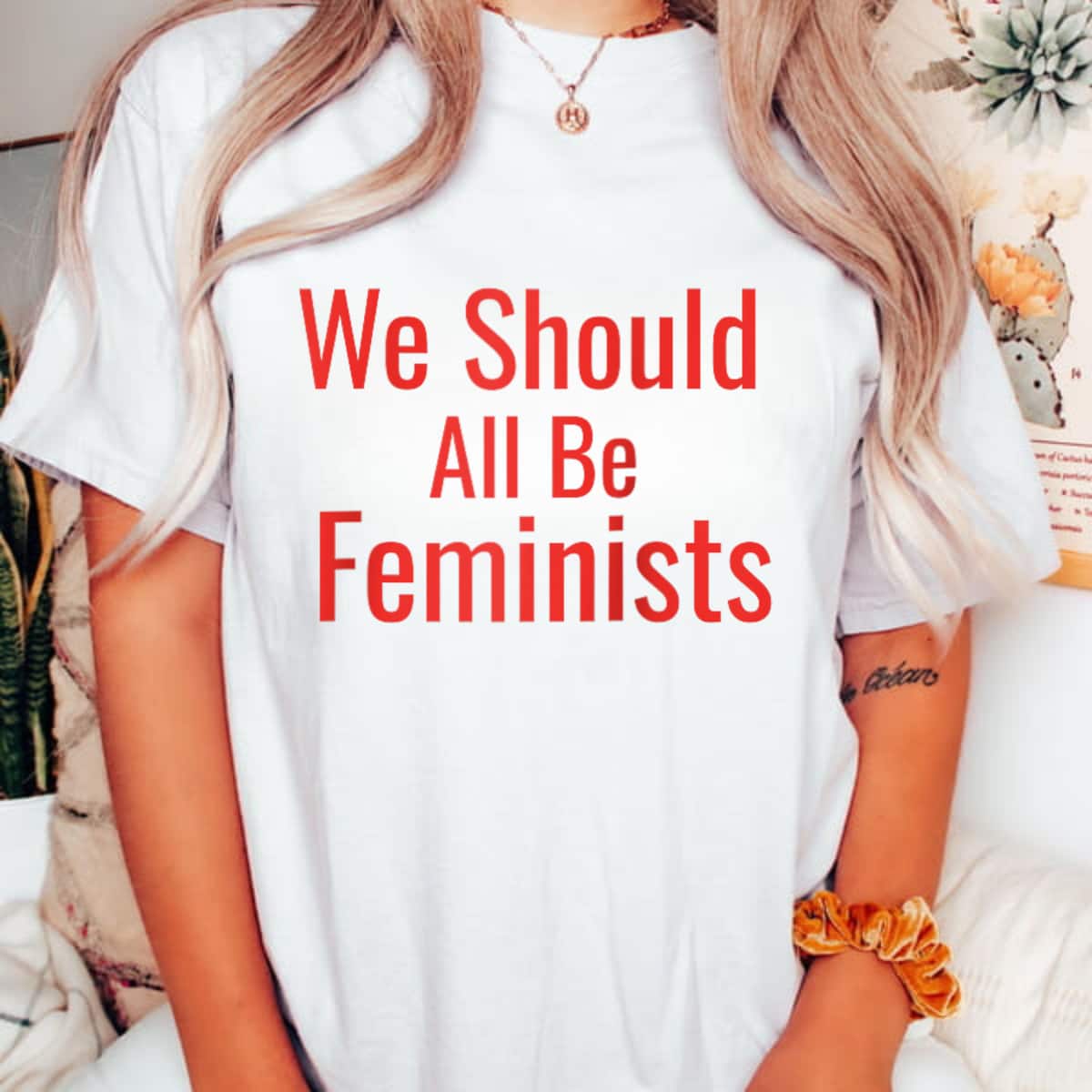 We Should All Be Feminists Retro Vintage Style T-Shirt We Should All Be Feminists Retro Vintage Style T-Shirt
